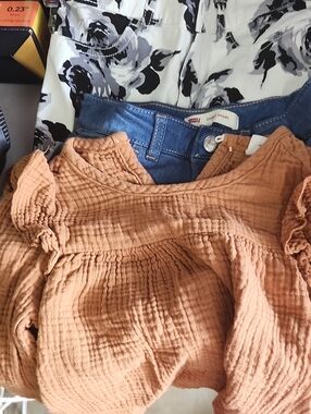 *Levi Shorts 6x Pants 6x Blouse 6